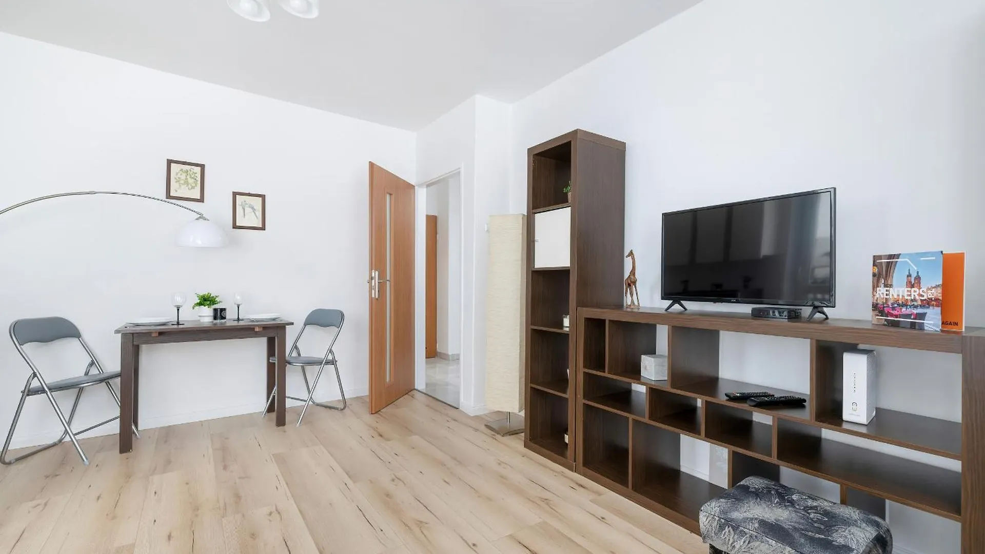 Minimalist One Bedroom Apartment In Krakow Near Wawel By Noclegi Renters